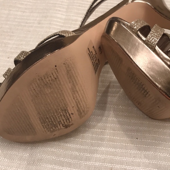 👠 Stunning Alfani  Sparkly Gold Heels 6.5m EUC 👠 - Picture 7 of 8
